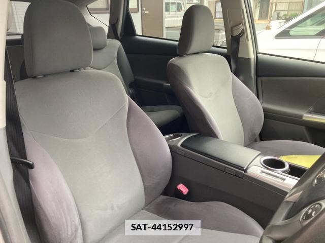 Toyota PRIUS ALPHA 2013-02 7801394-17