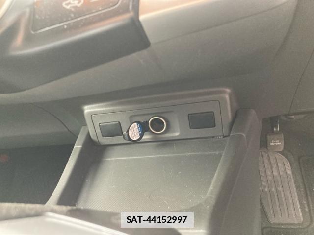 Toyota PRIUS ALPHA 2013-02 7801394-18