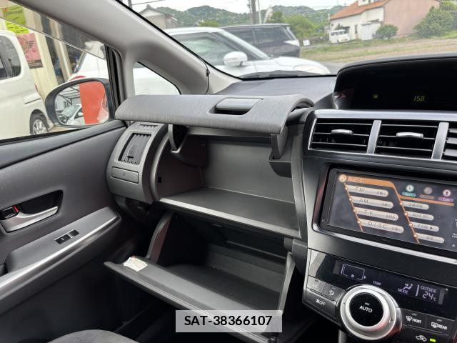 Toyota PRIUS ALPHA 2011-12 7801823-13