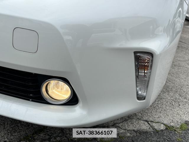 Toyota PRIUS ALPHA 2011-12 7801823-18