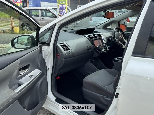 Toyota PRIUS ALPHA 2011-12 7801823-19