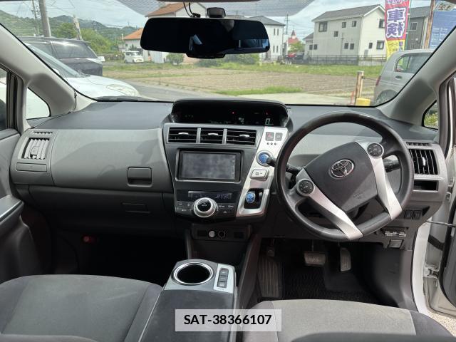 Toyota PRIUS ALPHA 2011-12 7801823-2