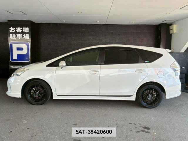 Toyota PRIUS ALPHA 2013-07 7802989-6