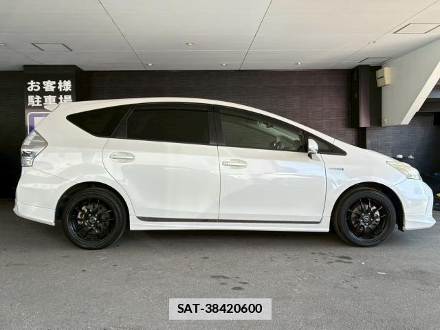 Toyota PRIUS ALPHA 2013-07 7802989-7