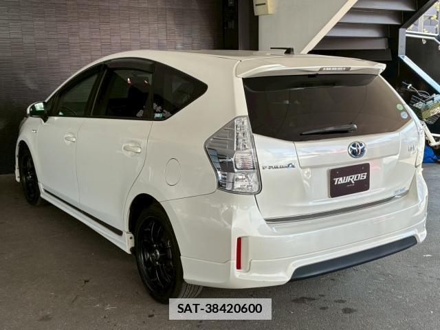 Toyota PRIUS ALPHA 2013-07 7802989-9