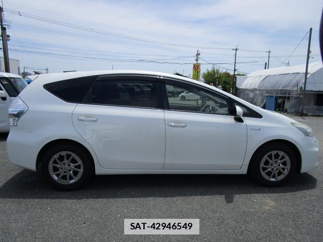Toyota PRIUS ALPHA 2014-08 7803356-14