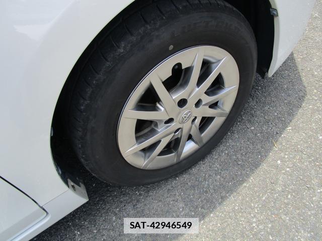 Toyota PRIUS ALPHA 2014-08 7803356-19