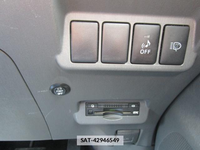 Toyota PRIUS ALPHA 2014-08 7803356-6