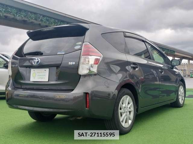 Toyota PRIUS ALPHA 2015-08 7805362-1