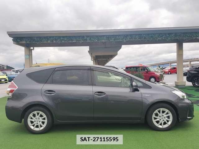 Toyota PRIUS ALPHA 2015-08 7805362-18
