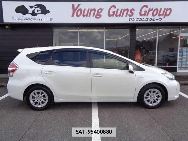 Toyota PRIUS ALPHA 2015-08 7805471-12