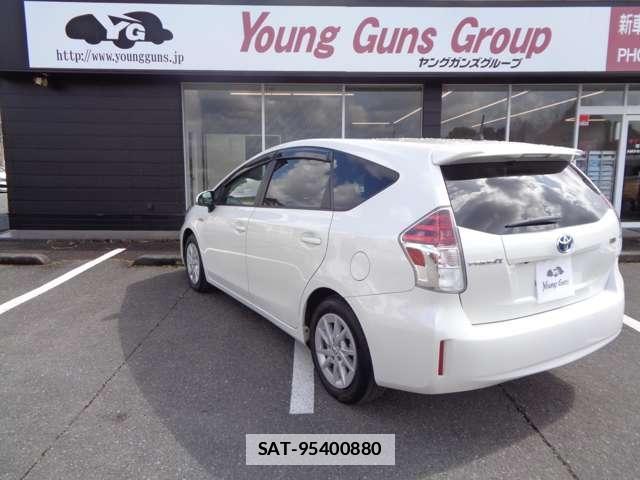 Toyota PRIUS ALPHA 2015-08 7805471-9