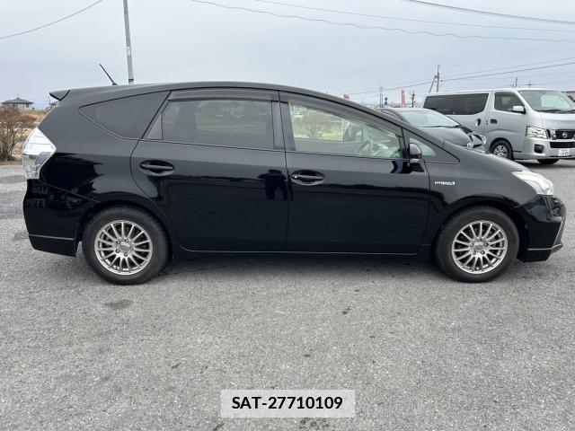 Toyota PRIUS ALPHA 2012-12 7806364-3