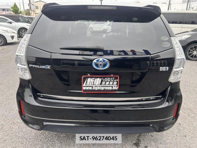 Toyota PRIUS ALPHA 2012-01 7806367-1