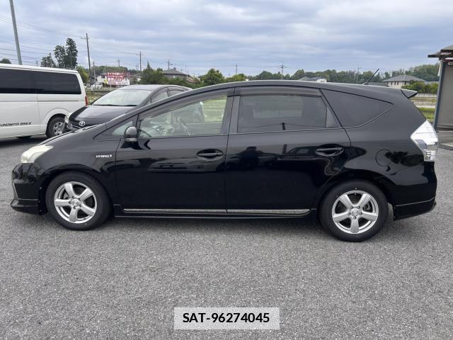 Toyota PRIUS ALPHA 2012-01 7806367-10