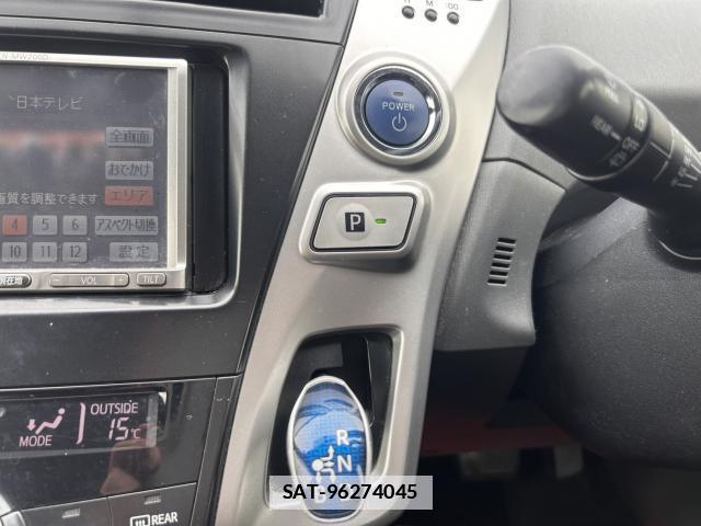 Toyota PRIUS ALPHA 2012-01 7806367-15