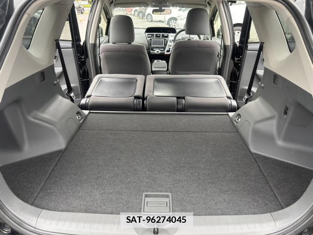 Toyota PRIUS ALPHA 2012-01 7806367-16