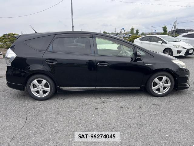 Toyota PRIUS ALPHA 2012-01 7806367-3