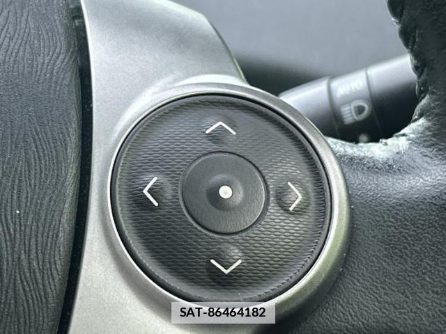 Toyota PRIUS ALPHA 2015-07 7806537-16