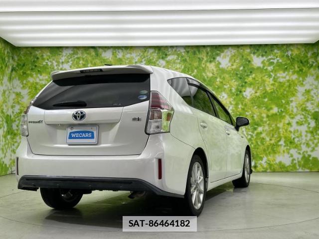 Toyota PRIUS ALPHA 2015-07 7806537-2