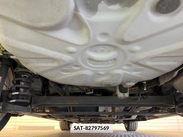 Toyota PRIUS ALPHA 2013-02 7806649-16