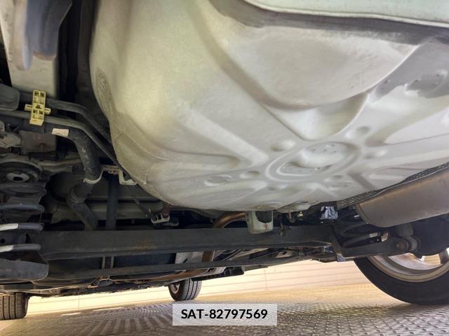 Toyota PRIUS ALPHA 2013-02 7806649-19