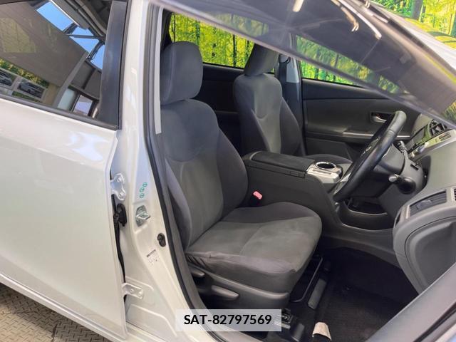 Toyota PRIUS ALPHA 2013-02 7806649-5