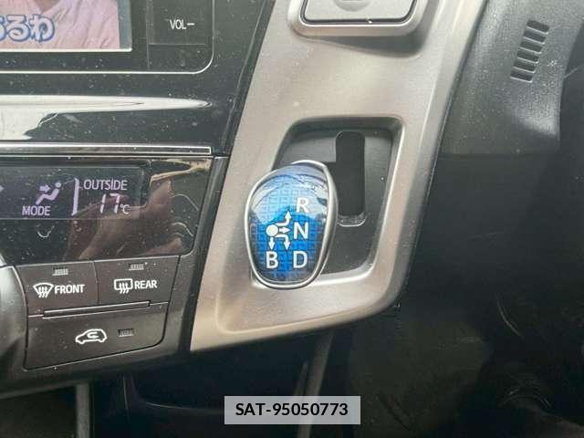 Toyota PRIUS ALPHA 2014-12 7808068-13
