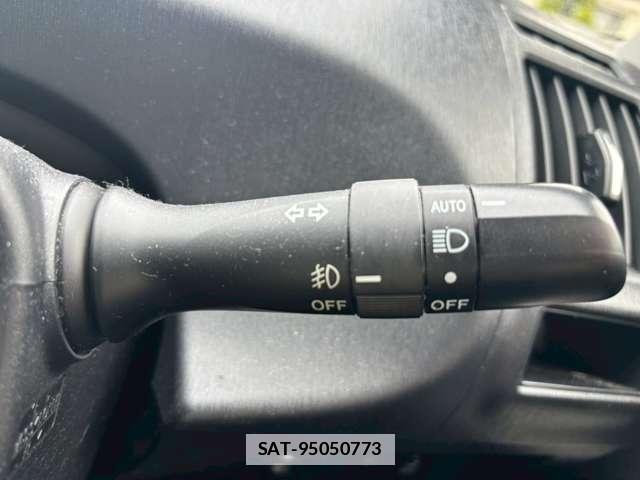 Toyota PRIUS ALPHA 2014-12 7808068-18