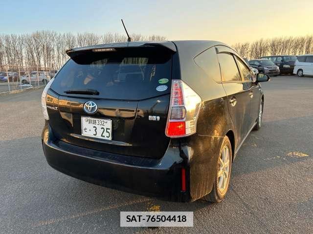 Toyota PRIUS ALPHA 2013-10 7808249-11
