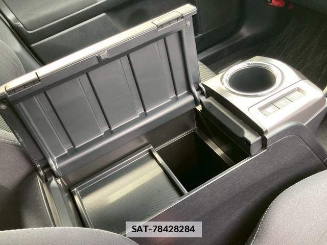 Toyota PRIUS ALPHA 2015-11 7808333-19