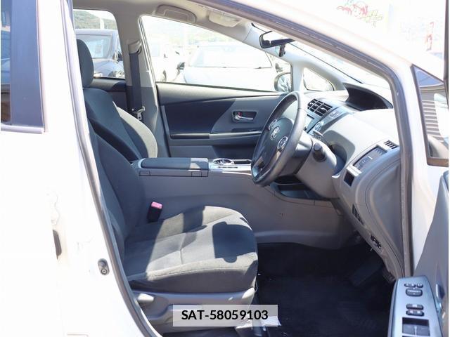 Toyota PRIUS ALPHA 2014-03 7808688-19