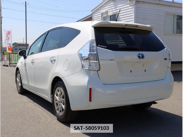 Toyota PRIUS ALPHA 2014-03 7808688-6