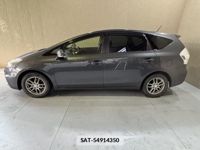 Toyota PRIUS ALPHA 2013-04 7809076-10