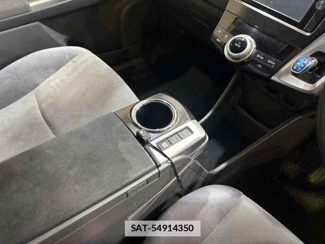 Toyota PRIUS ALPHA 2013-04 7809076-14