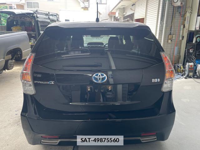 Toyota PRIUS ALPHA 2013 7809742-11
