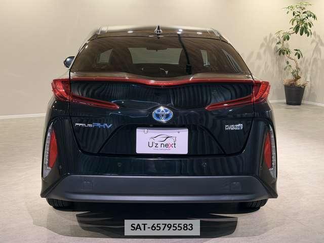 Toyota PRIUS PHV 2018-01 7795346-1