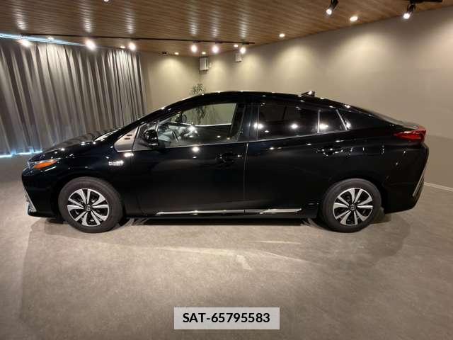 Toyota PRIUS PHV 2018-01 7795346-10