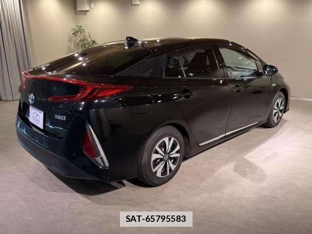Toyota PRIUS PHV 2018-01 7795346-15