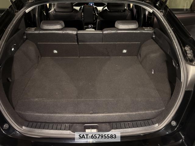 Toyota PRIUS PHV 2018-01 7795346-17