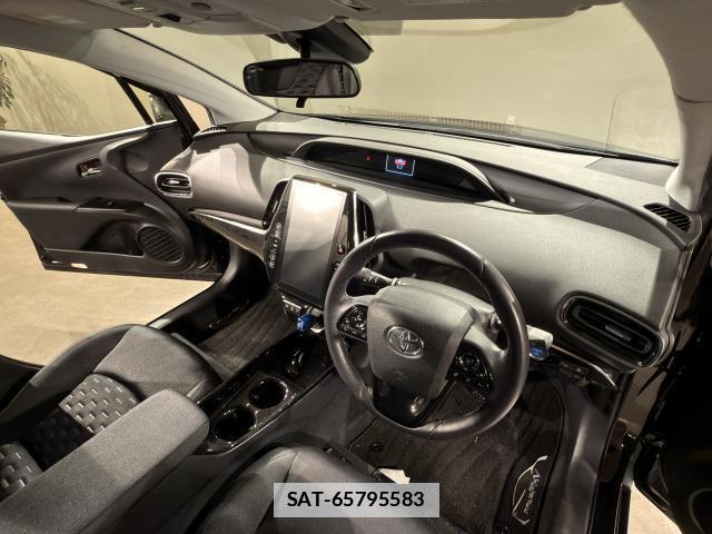 Toyota PRIUS PHV 2018-01 7795346-5