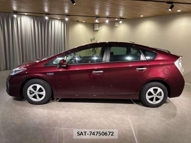 Toyota PRIUS PHV 2012-11 7795361-10