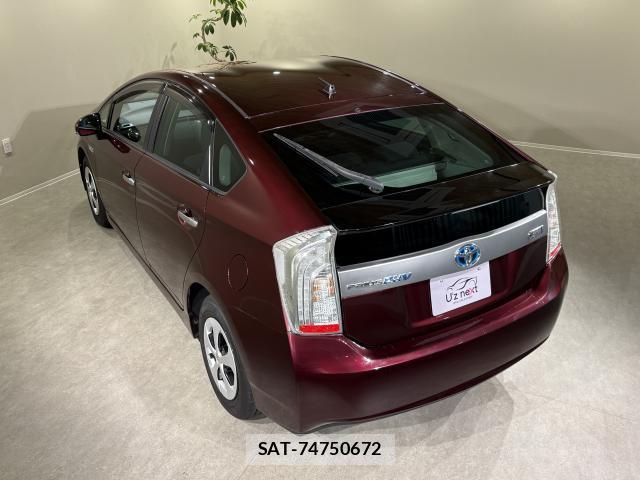 Toyota PRIUS PHV 2012-11 7795361-14