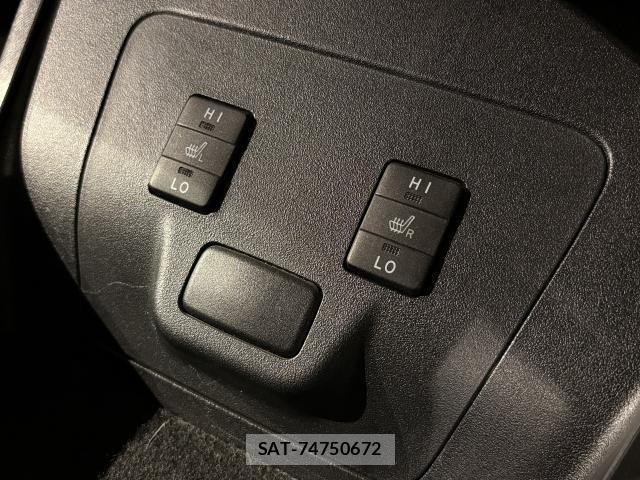 Toyota PRIUS PHV 2012-11 7795361-17
