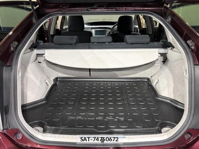 Toyota PRIUS PHV 2012-11 7795361-18