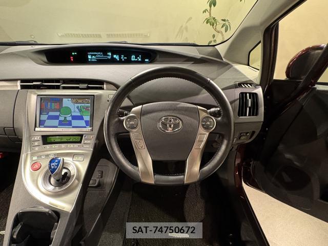 Toyota PRIUS PHV 2012-11 7795361-2
