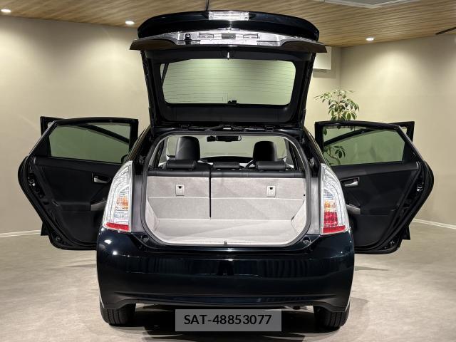 Toyota PRIUS PHV 2012-11 7795391-18