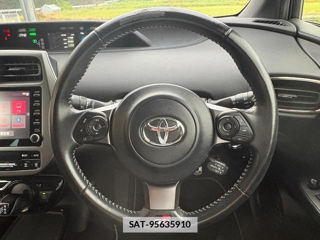 Toyota PRIUS PHV 2021-08 7796824-2