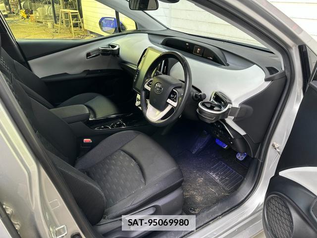 Toyota PRIUS PHV 2017-02 7800041-11