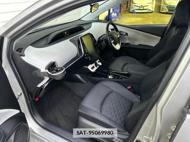 Toyota PRIUS PHV 2017-02 7800041-13